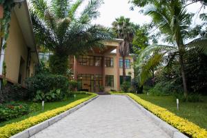 gorillas lake kivu hotel