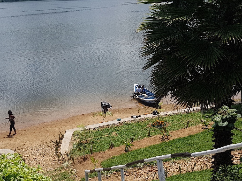 ruhondo beach resort
