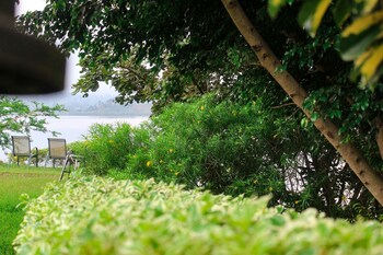Ruhondo Beach Resort,Kinoni>>Gashaki,3 star