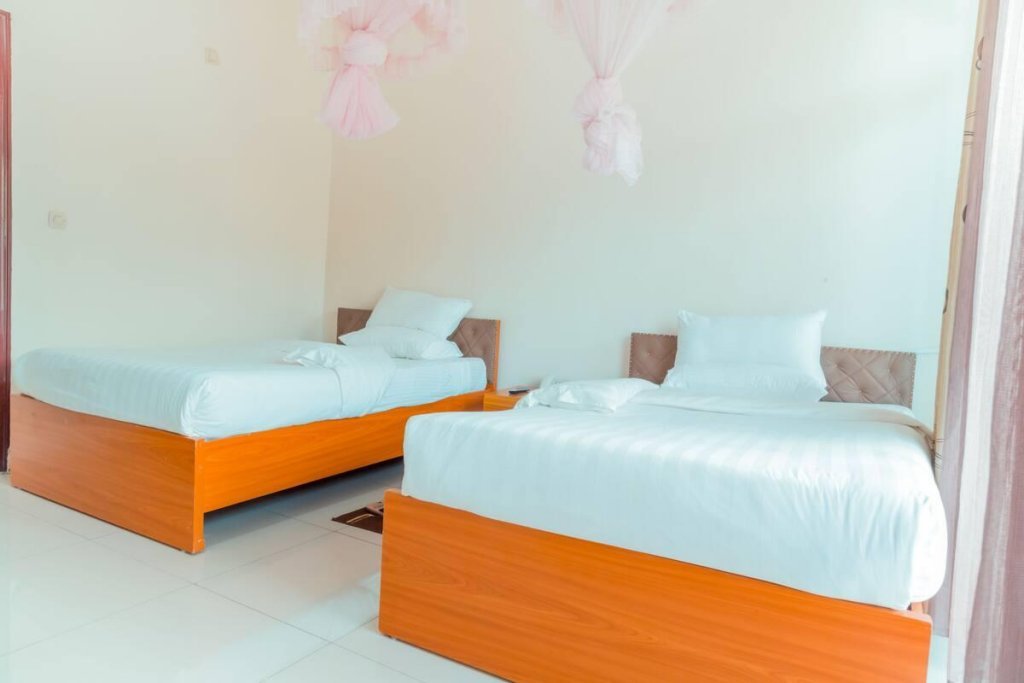 Western Mountain Hotel,Muhoza>>Gisenyi,3 star