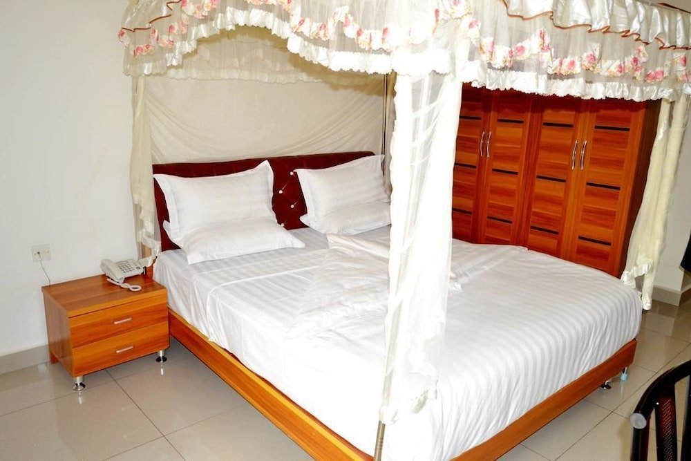 Western Mountain Hotel,Muhoza>>Gisenyi,3 star