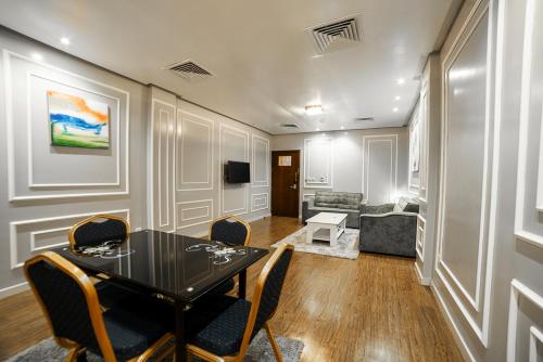 golden garden al corniche hotel