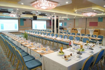 venus thermal boutique