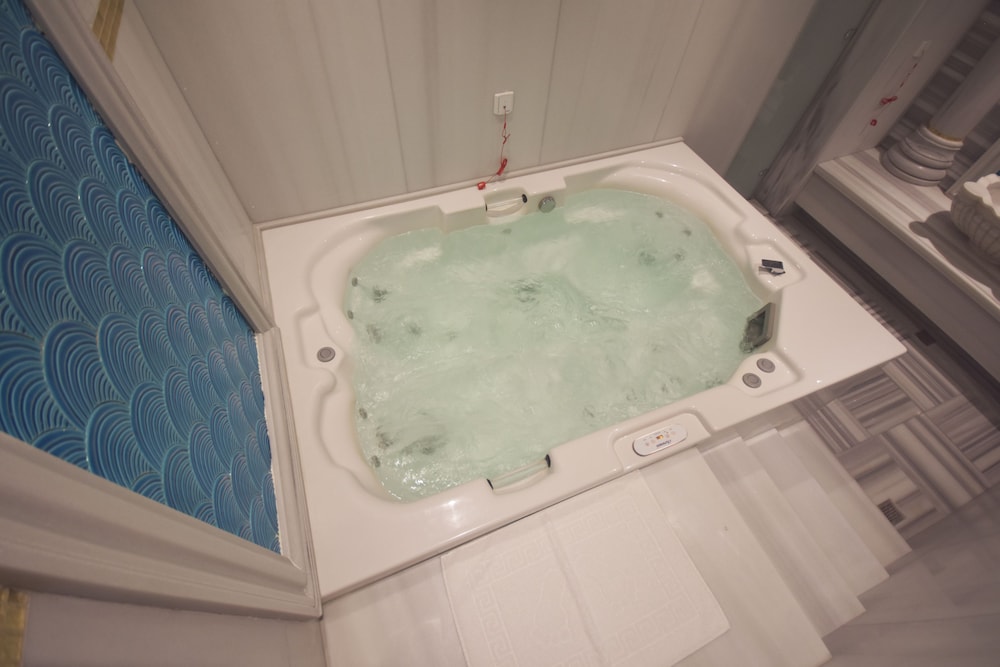 venus thermal boutique