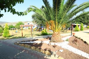 akay garden family club