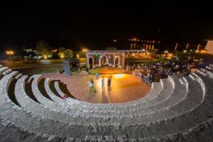 akay garden family club