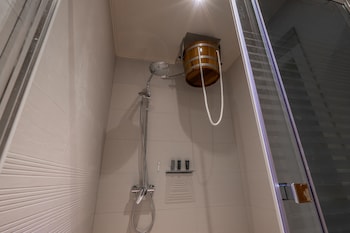 good aura hotel
