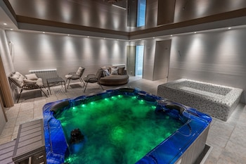 good aura hotel