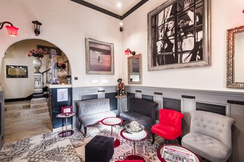 Hôtel De Provence,Bouches-Du-Rhône>>Aurons,3 star