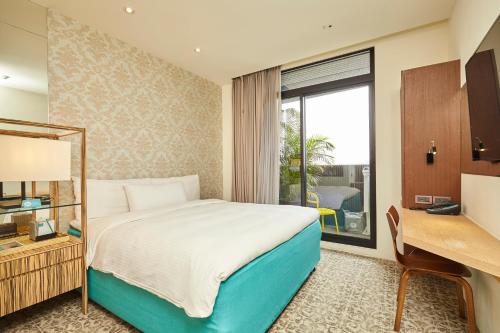 lacle hotel luzhou taipei