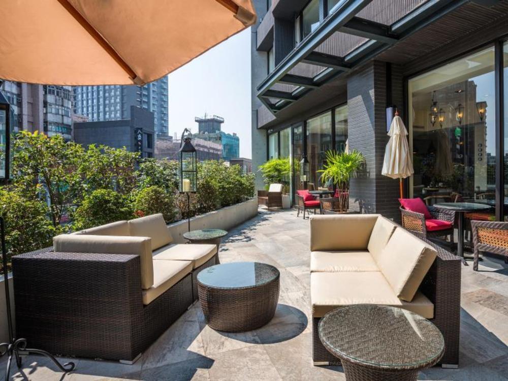 lacle hotel luzhou taipei