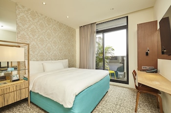 lacle hotel luzhou taipei