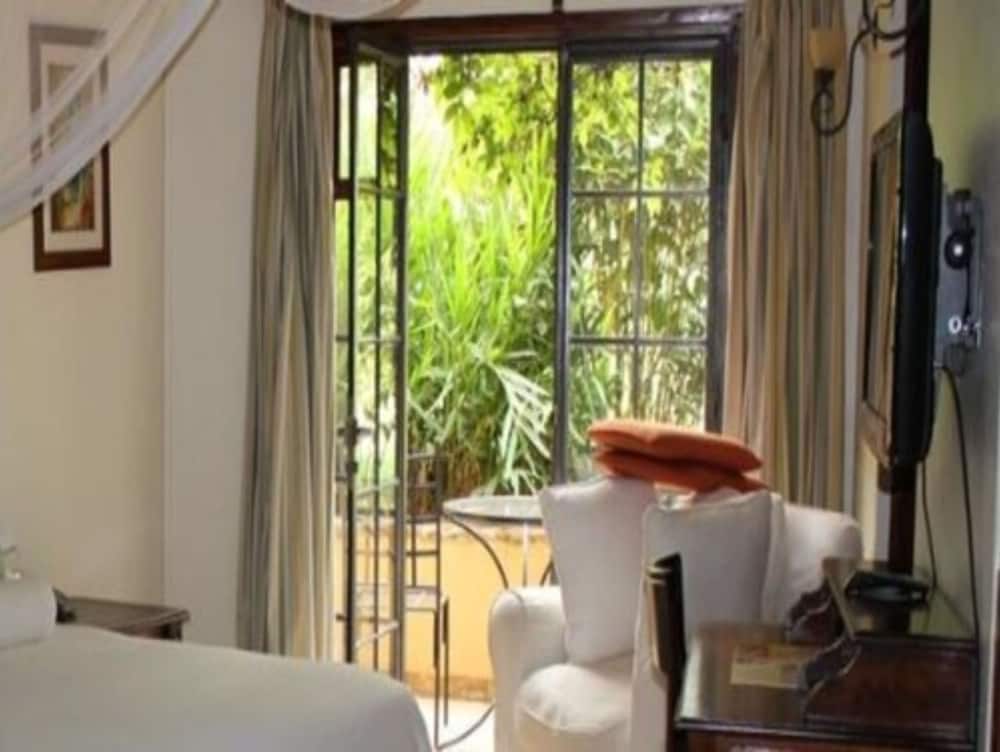 sandton hotel kasese