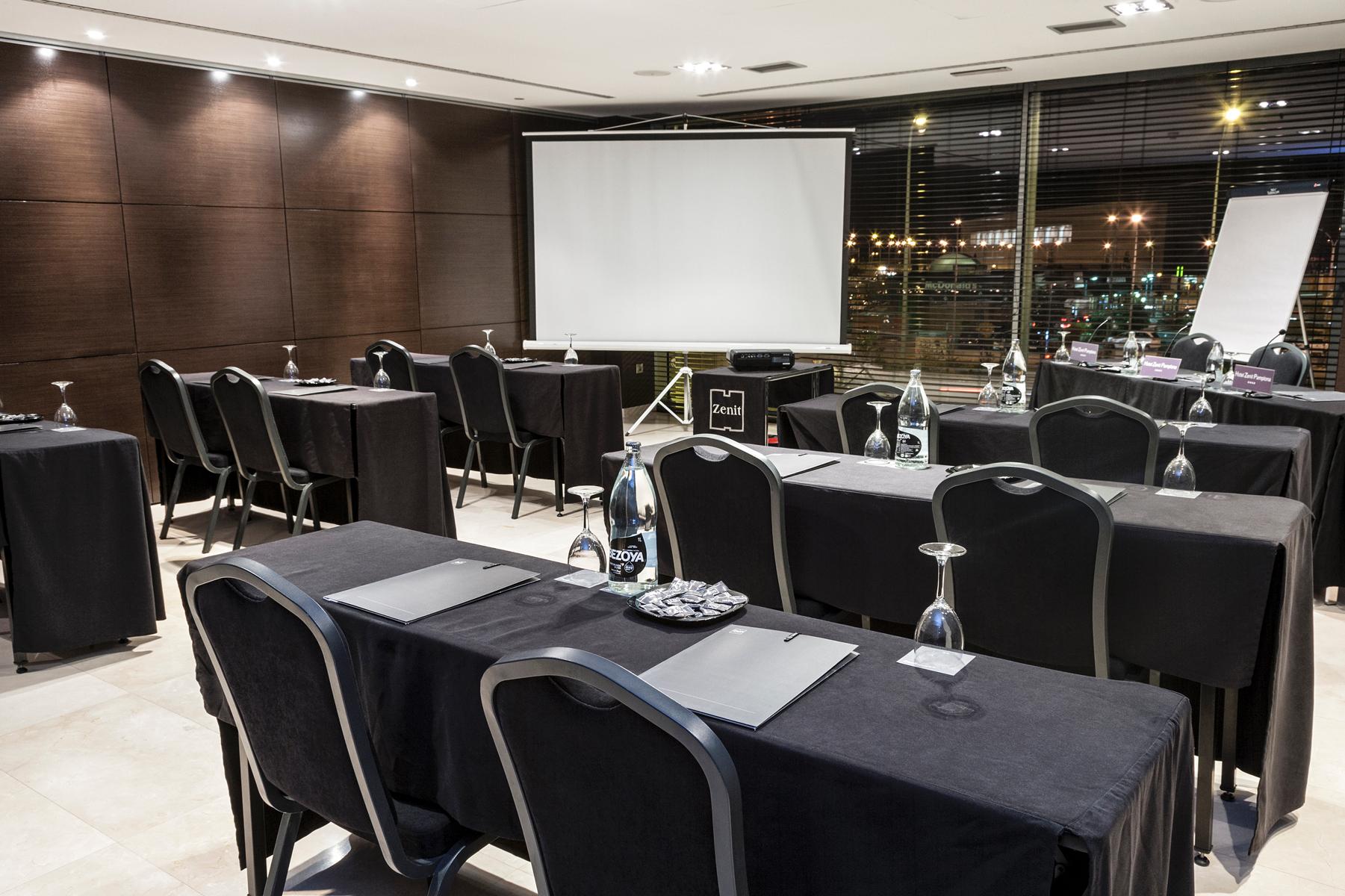 hotel zenit pamplona