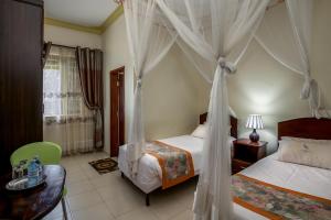 The Crested Crane Bwindi Hotel,Kabale>>Bwindi,3 star