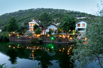 beyaz ev agva adults only