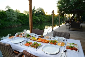 beyaz ev agva adults only