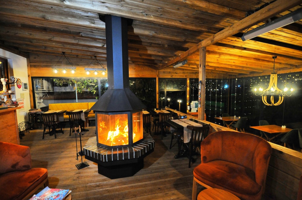 beyaz ev agva adults only