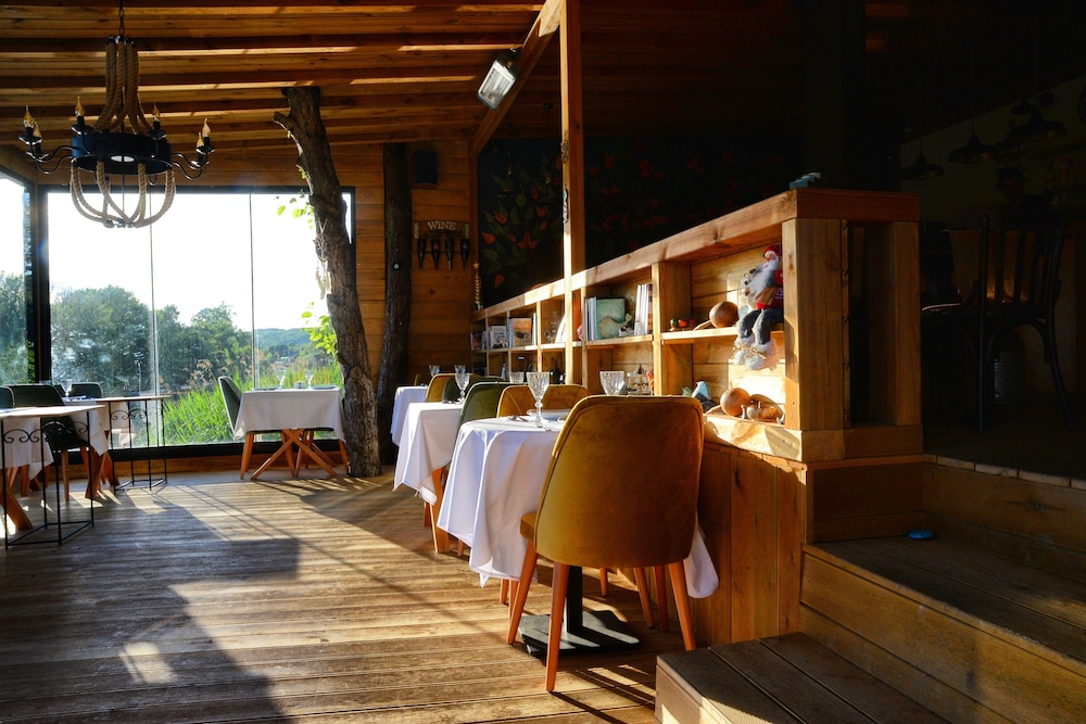 beyaz ev agva adults only