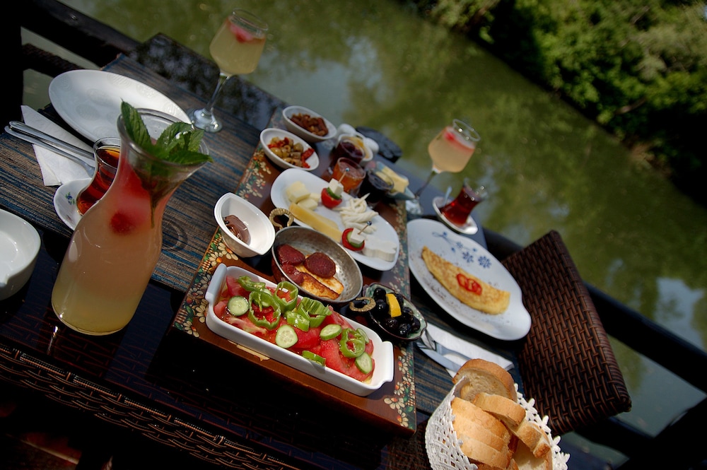 beyaz ev agva adults only