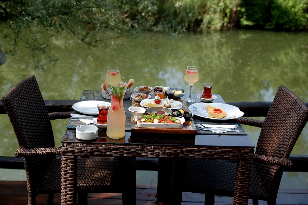 beyaz ev agva adults only