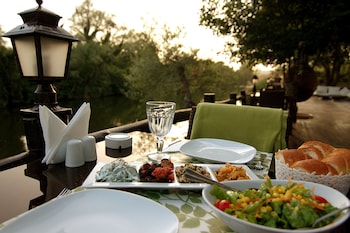 beyaz ev agva adults only