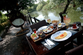 beyaz ev agva adults only