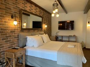 beyaz ev agva adults only