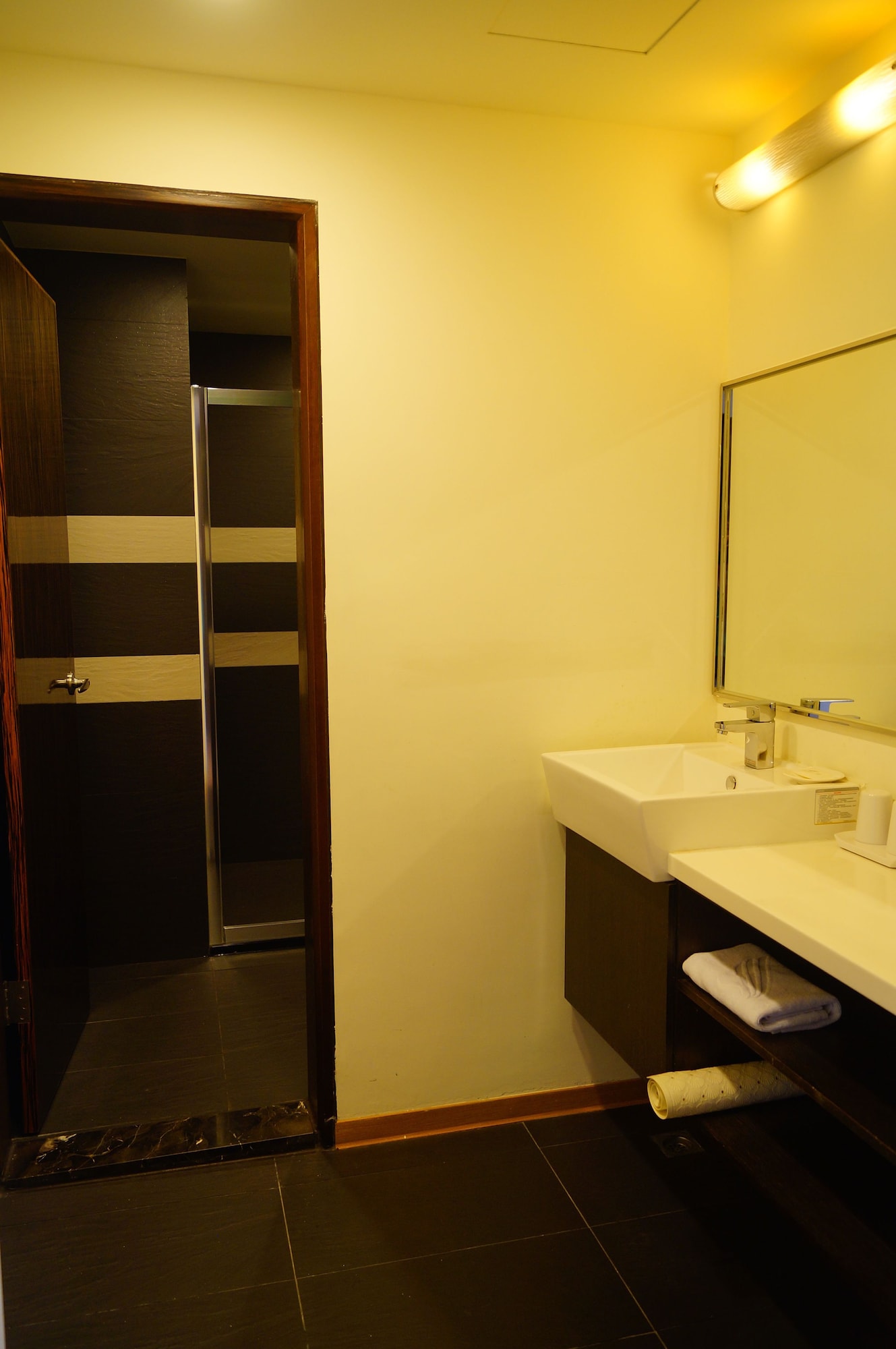 lealea garden hotel moon