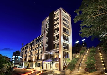 lealea garden hotel moon