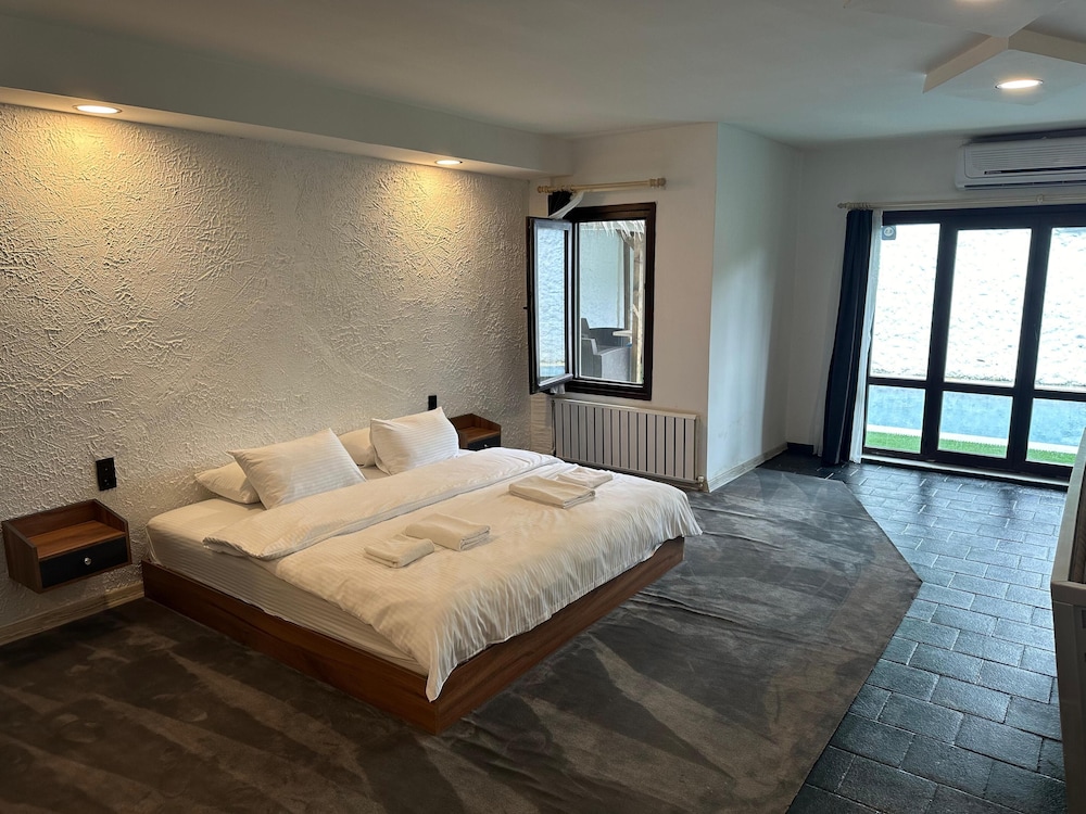 mavilla hotel