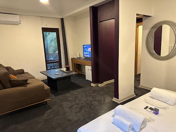 mavilla hotel