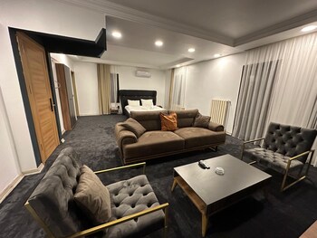 mavilla hotel