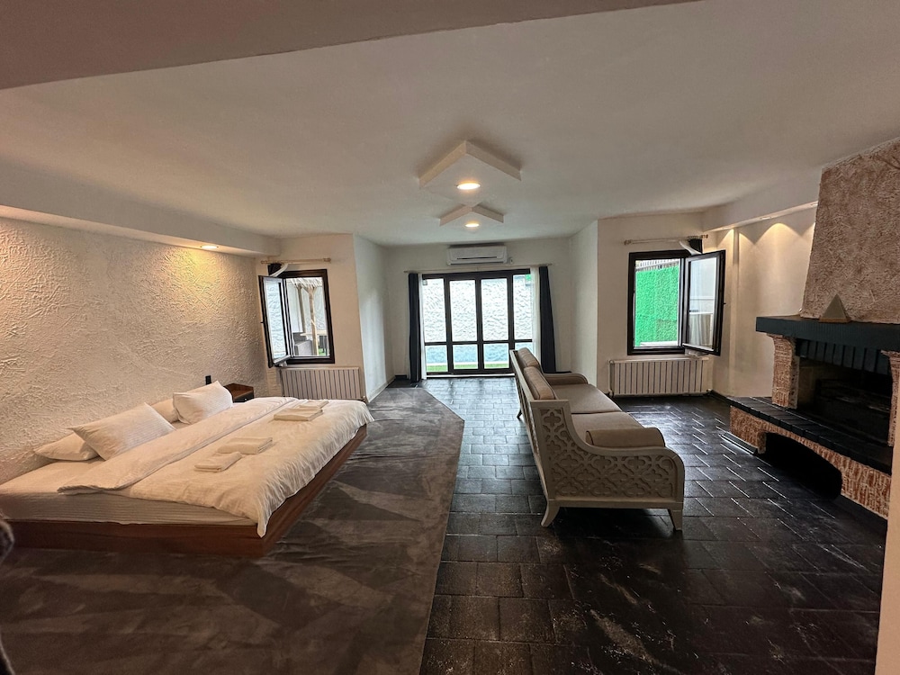 mavilla hotel
