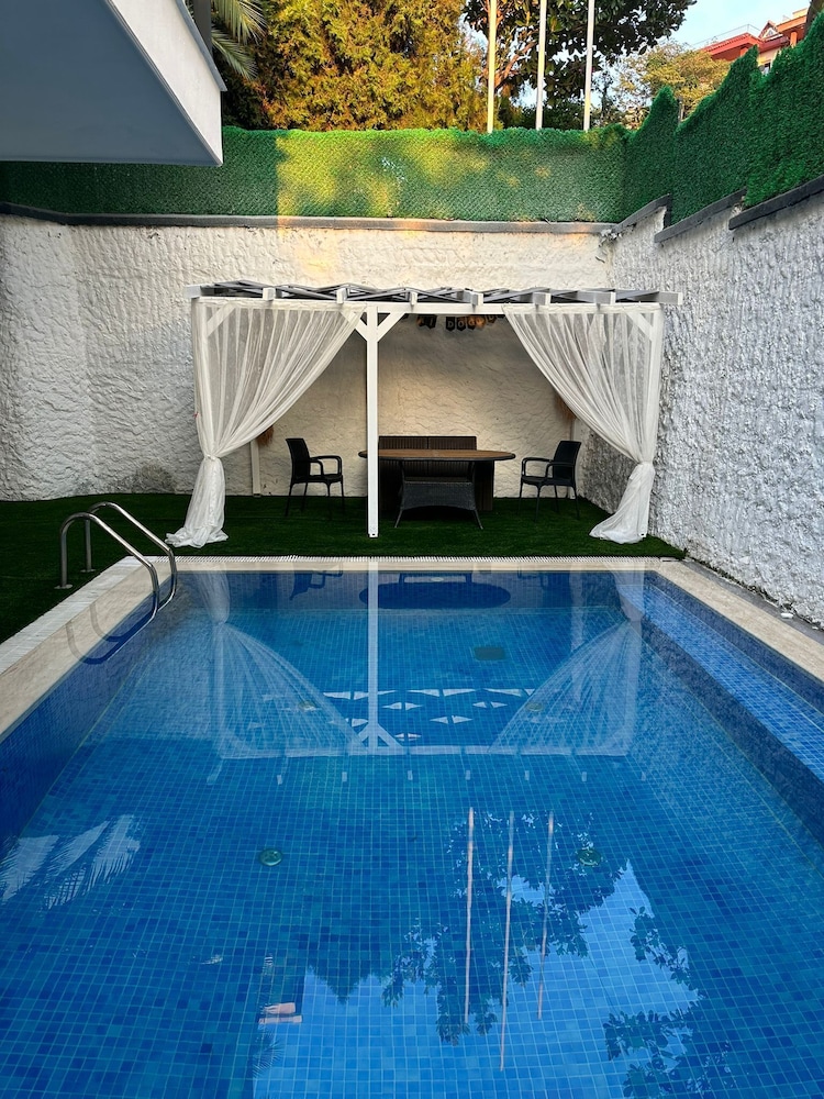 mavilla hotel