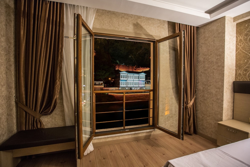 payidar otel