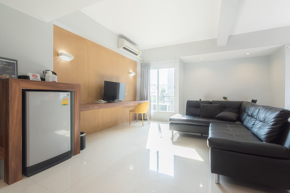 The Proud Exclusive Hotel,Bo Phlap>>Nakhon Pathom,3 star