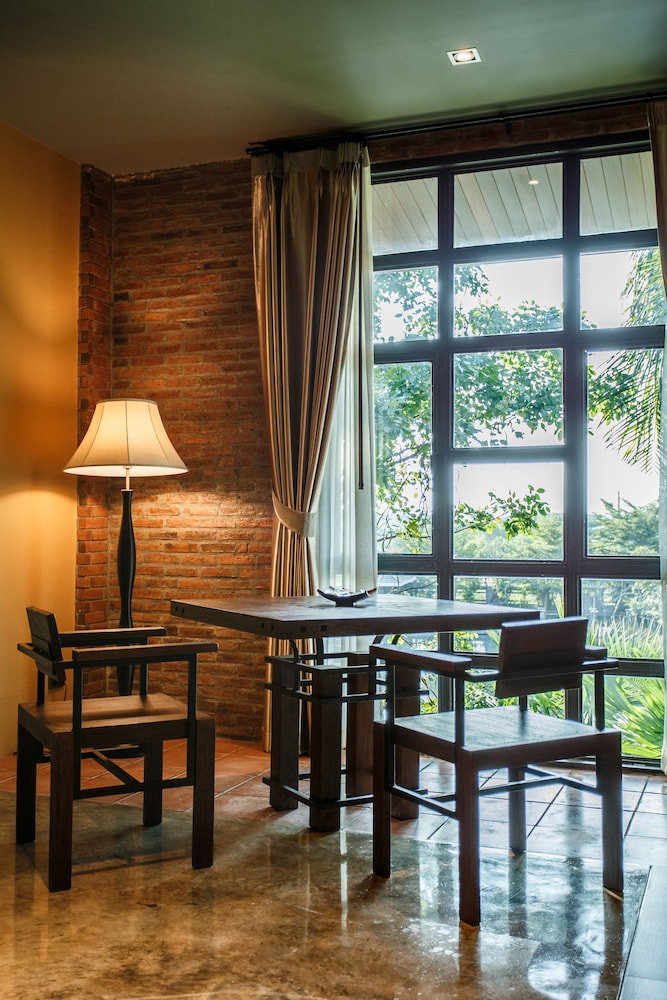 Hotel De L'amour,Buriram>>Buri Ram,4 star