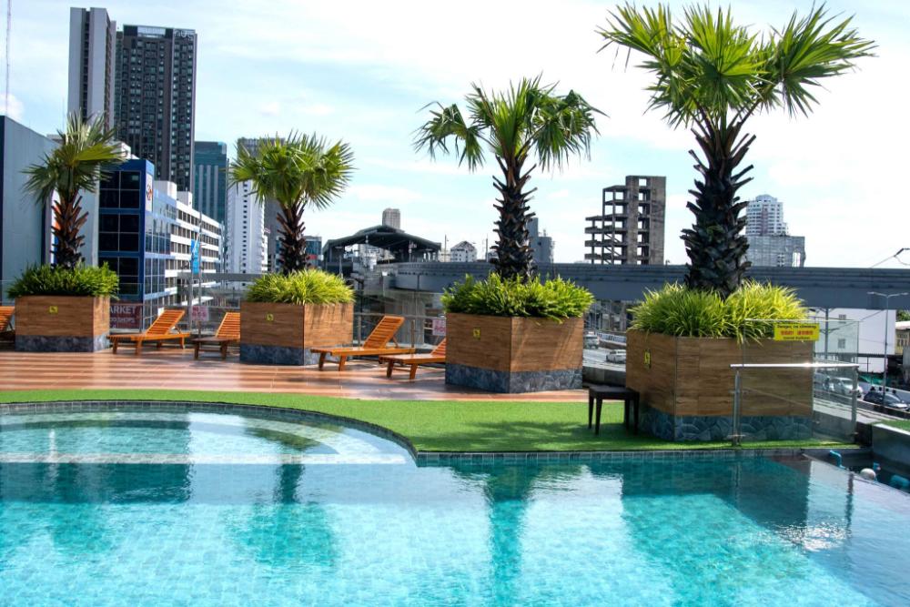 the bazaar hotel
