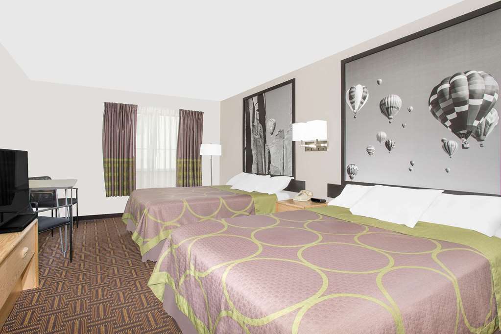 super 8 by wyndham bloomfield