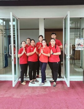 khunyuw hotel