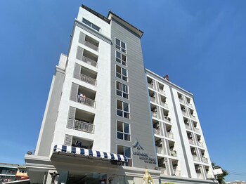 leelawadee modern resort huaykwang