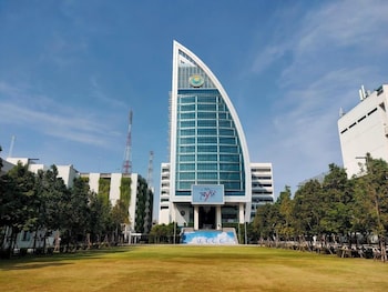 leelawadee modern resort huaykwang