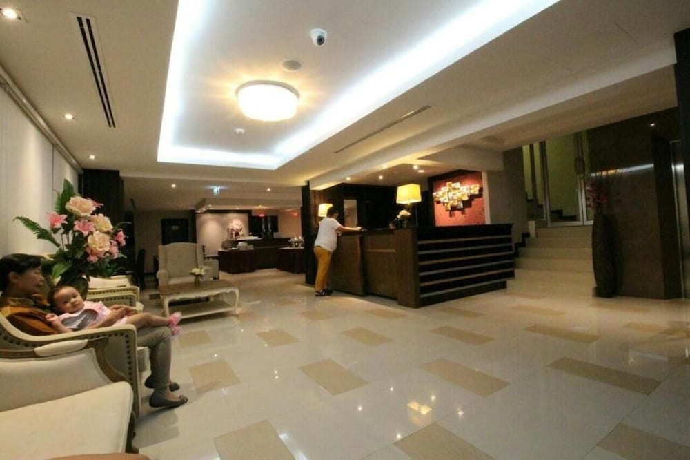 leelawadee modern resort huaykwang