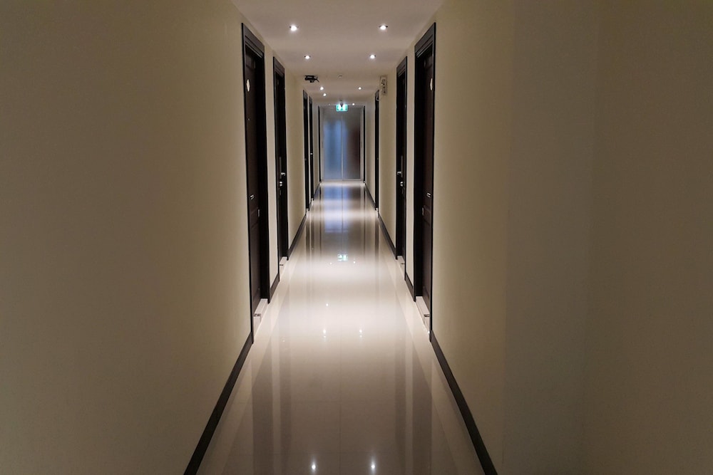 leelawadee modern resort huaykwang