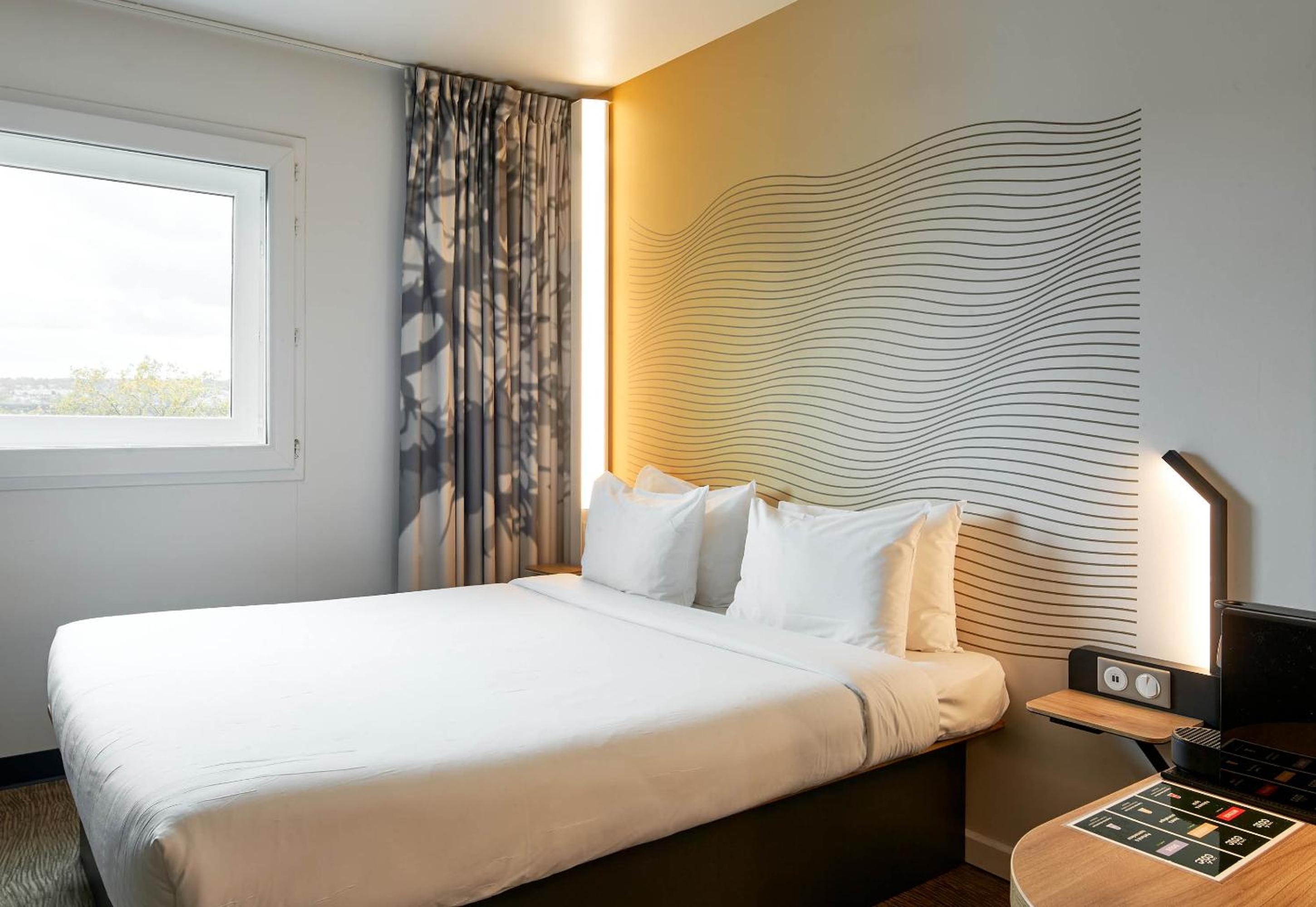 leelawadee modern resort huaykwang