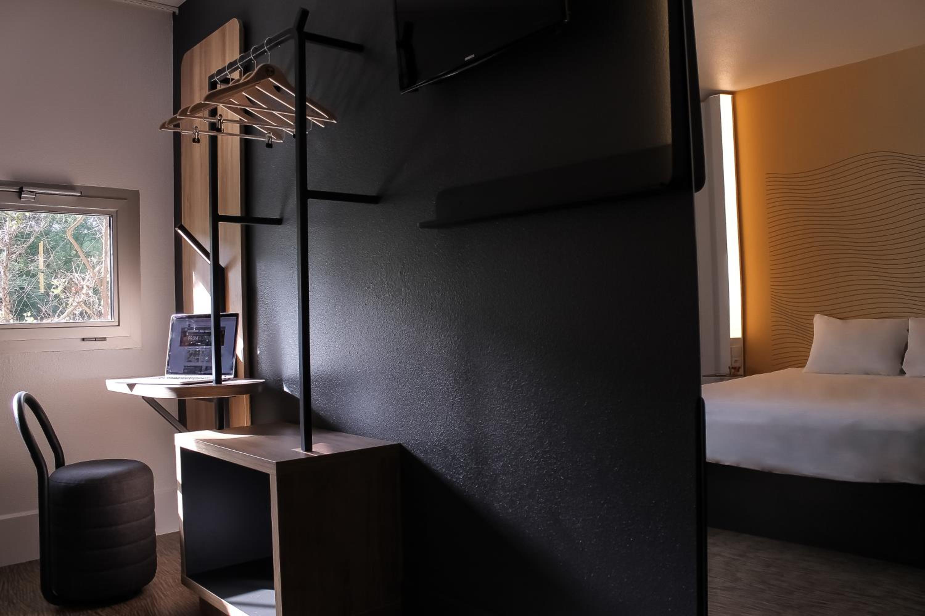 leelawadee modern resort huaykwang