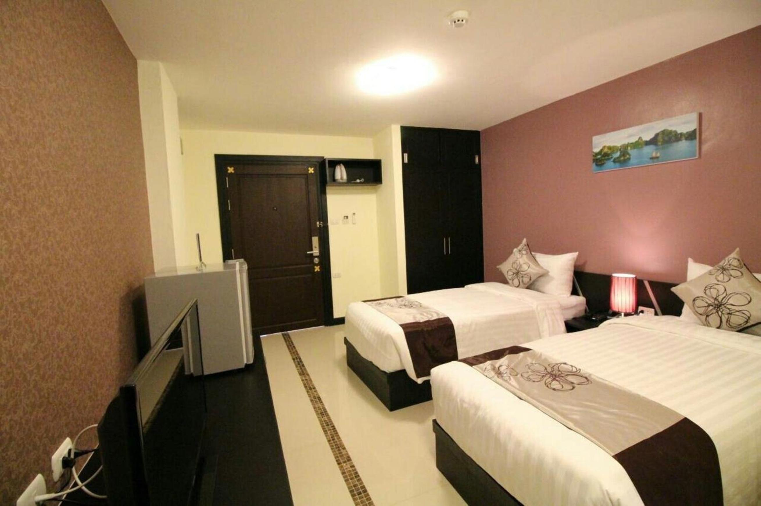leelawadee modern resort huaykwang