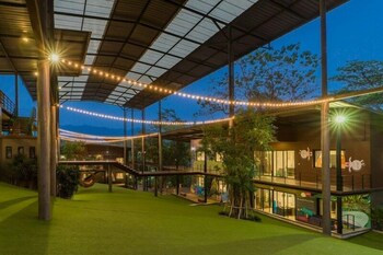 rain tree residence hotel