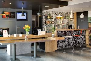 ibis clermont ferrand nord riom